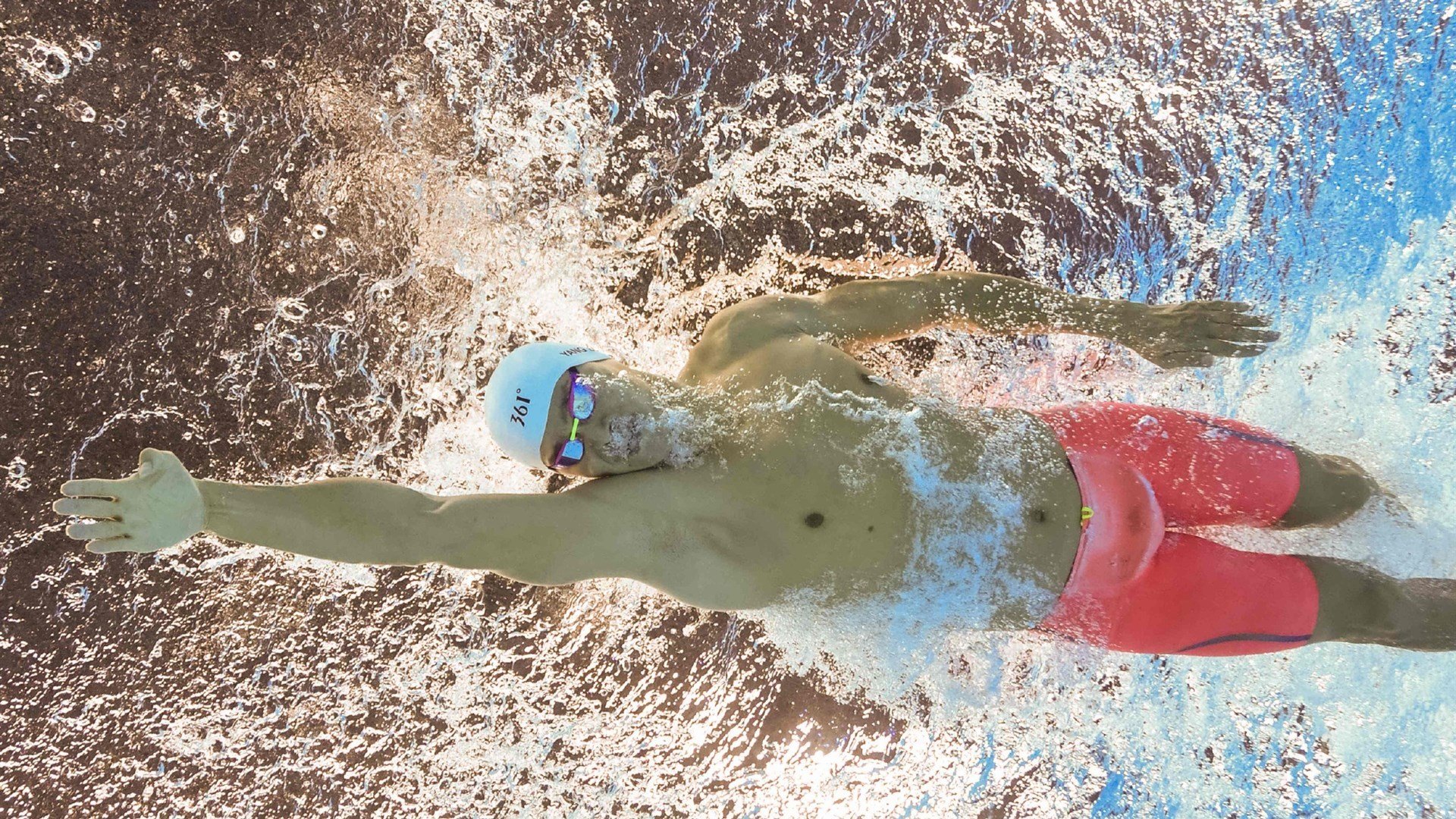 詹姆斯客串解说比赛妙语连珠，詹姆斯客串解说比赛妙语连珠的是谁