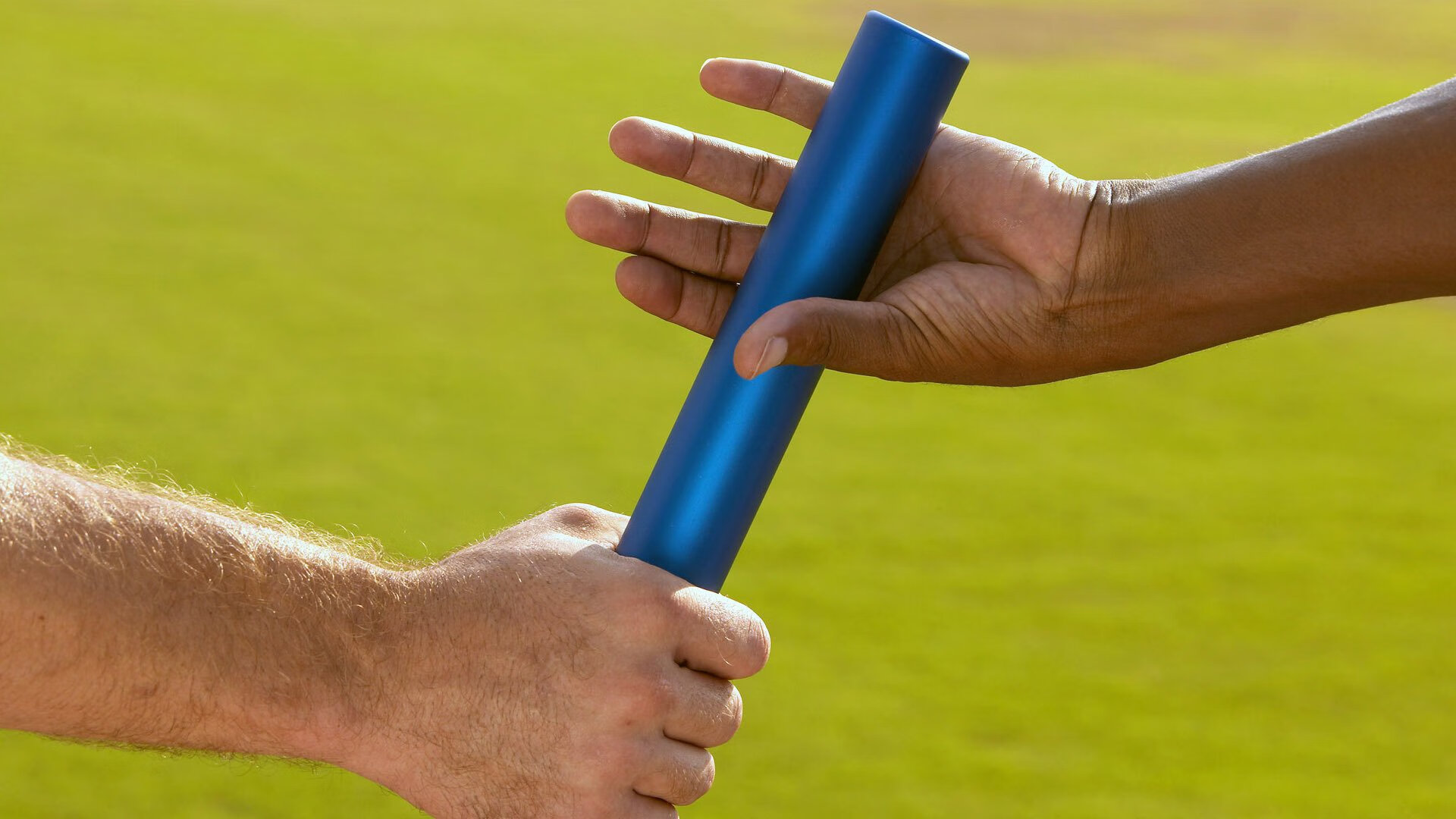 观众席上的欢呼声,展现运动激情,观众们的欢呼声